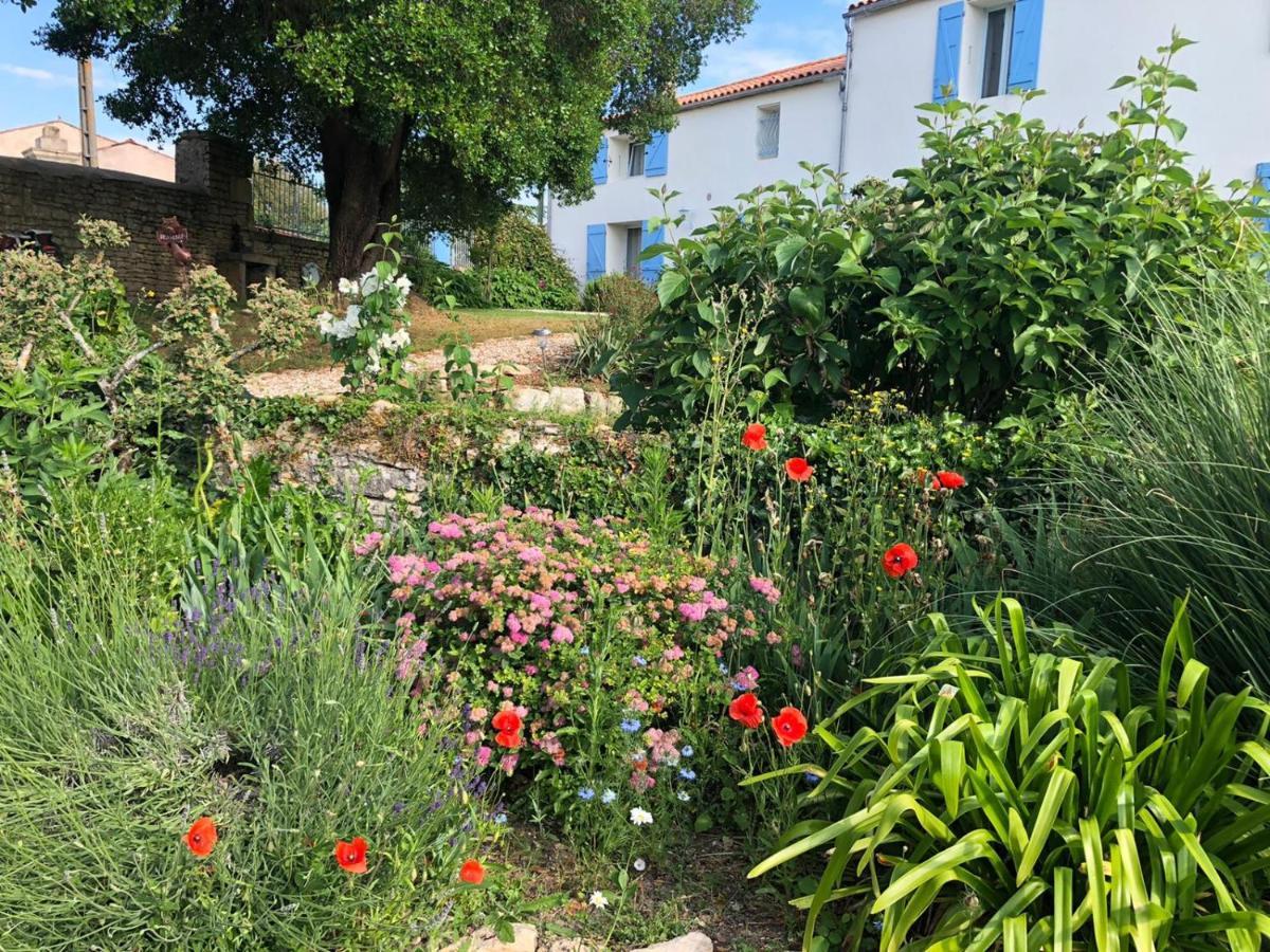 L'Enclos Bleu, Gite - Marais Poitevin Avec Piscine Chauffee Chaille-Les-Marais Exteriér fotografie