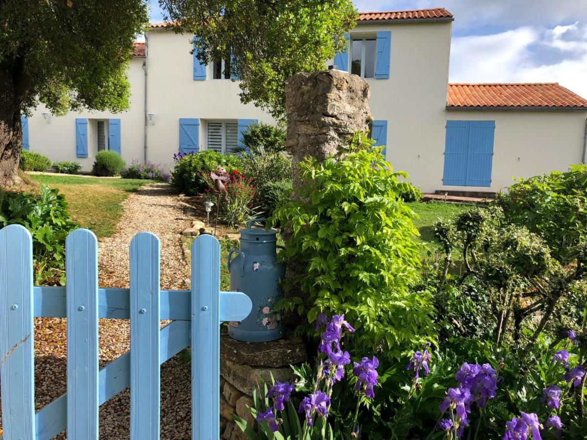L'Enclos Bleu, Gite - Marais Poitevin Avec Piscine Chauffee Chaille-Les-Marais Exteriér fotografie